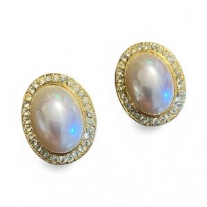 Vtg Gold Tone Oval Cabochon Pearl & Rhinestone Clip Earrings – Classic / Bridal